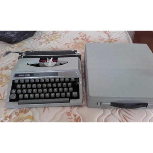 Portable typewriter