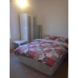 Large double room for rent for couples or single welcomed ,renovated-shared house.