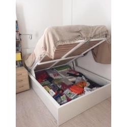Bright double bedroom, Leicester Square