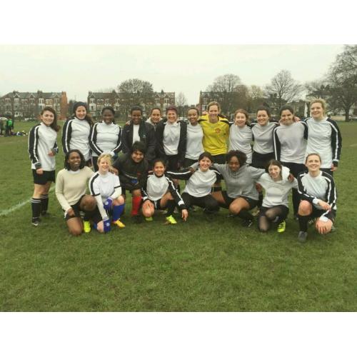 FEMALE. WOMENS. LADIES. JOIN.-TRAIN. MID-WEEK FOOTBALL. WANTED. NEW PLAYERS. NEW SEASON STARTS SOON