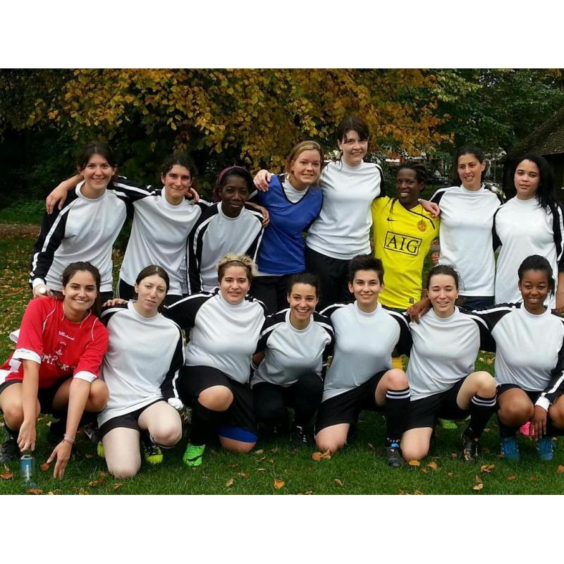 FEMALE. WOMENS. LADIES. JOIN.-TRAIN. MID-WEEK FOOTBALL. WANTED. NEW PLAYERS. NEW SEASON STARTS SOON