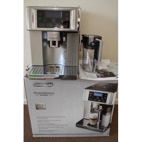 De'Longhi Prima Donna Avant ESAM6700 15 Bar Bean to Cup Espresso + Cappuccino Machine - Boxed