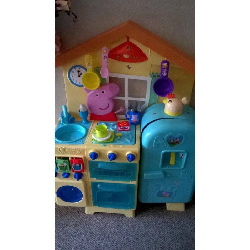 peppa pig kitchen and construction sets available