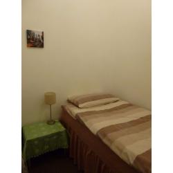BOX ROOM TO LET EDINBURGH CITY CENTER. AVAILABLE FOR FESTIVAL