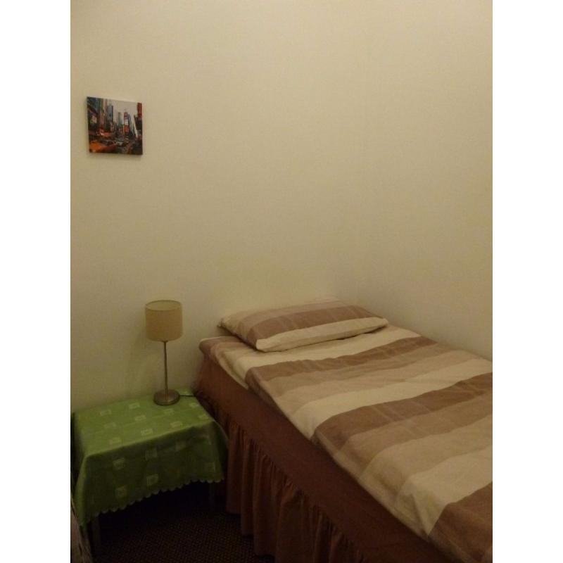 BOX ROOM TO LET EDINBURGH CITY CENTER. AVAILABLE FOR FESTIVAL