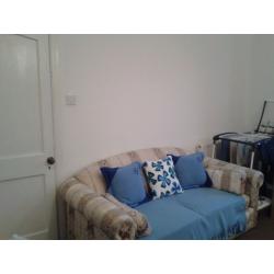BOX ROOM TO LET EDINBURGH CITY CENTER. AVAILABLE FOR FESTIVAL