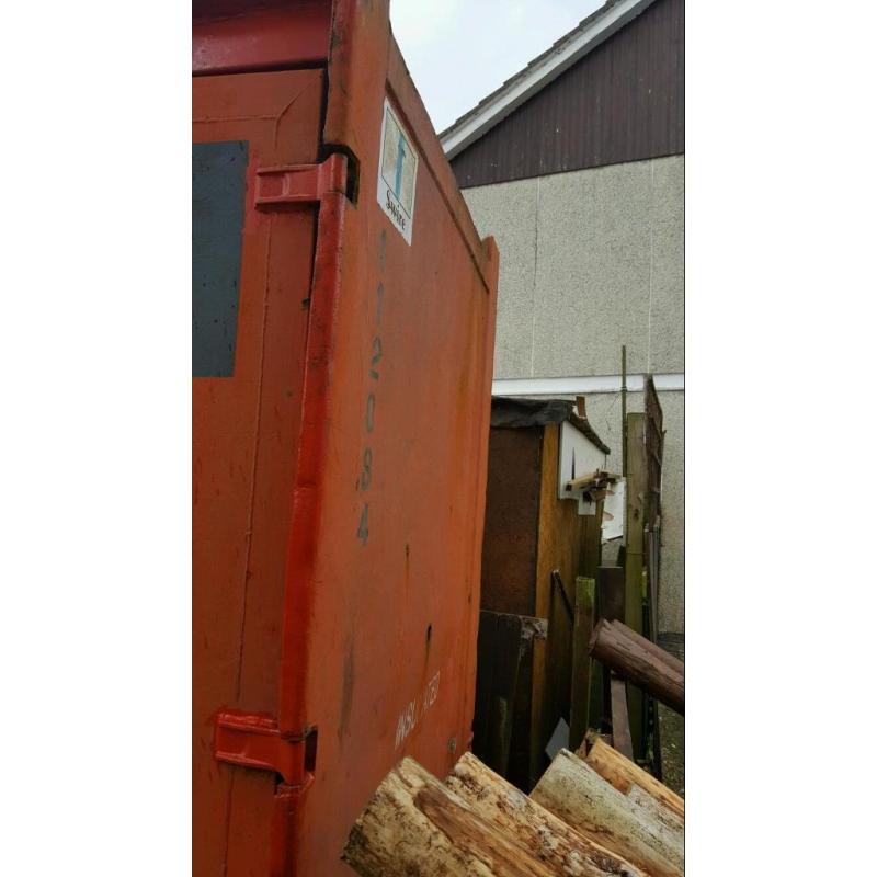 Container