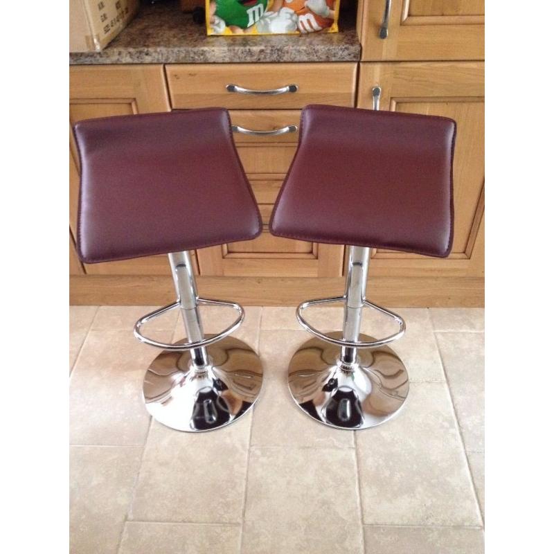 2 x Gas lift bar stools / chairs chrome Brown / burgundy colour.