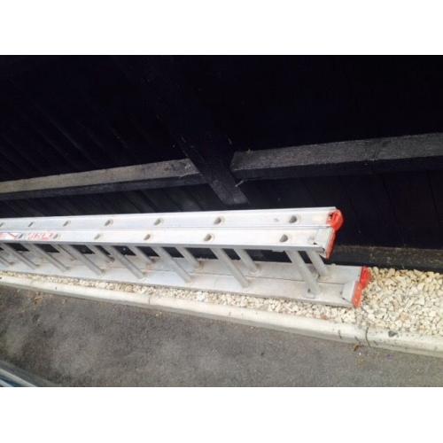 Extending ladder
