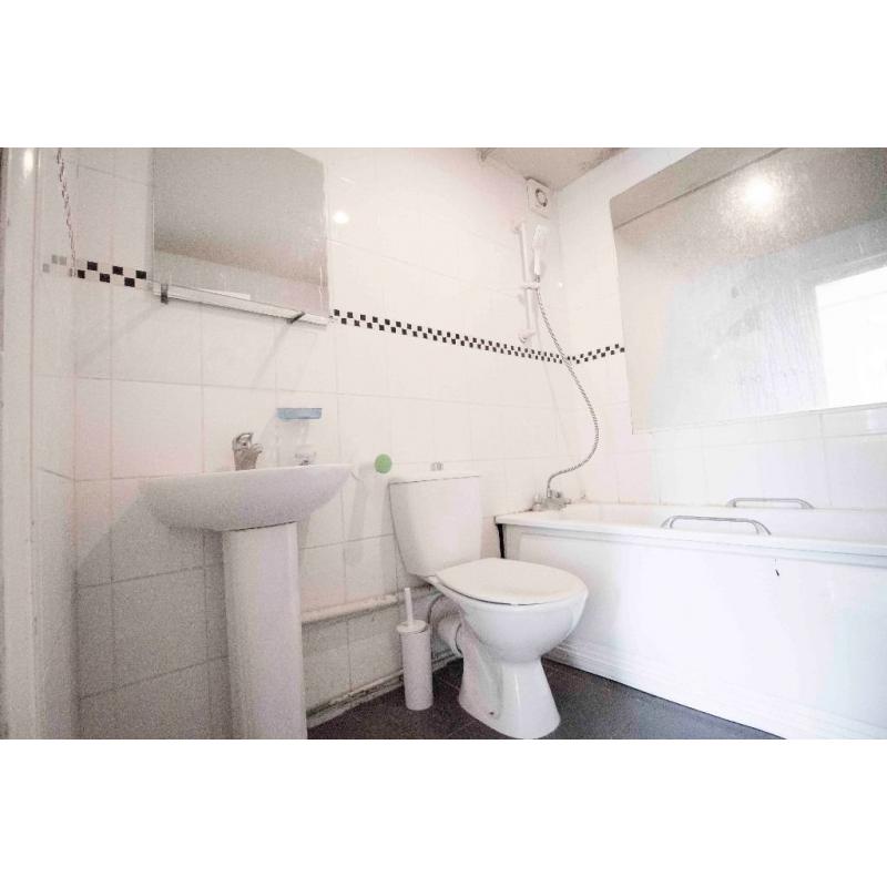 Double room to rent in house in North Finchley