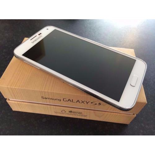 Samsung Galaxy S5 White 16GB Unlocked (Quick Sale)