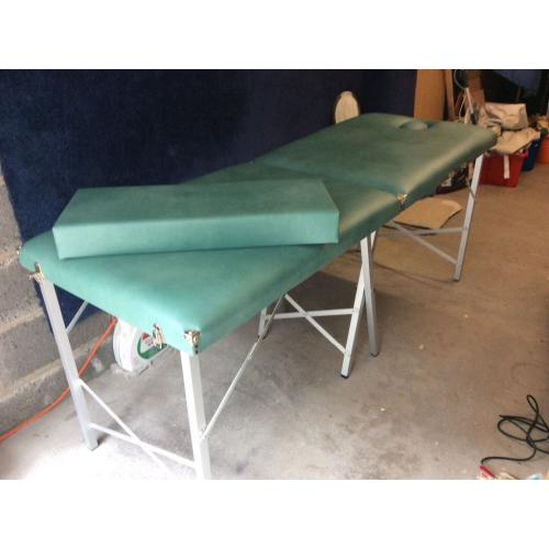 MASSAGE TABLE