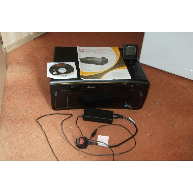 Kodak wireless printer /copy /scan (nearly new)