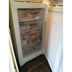 Hotpoint fridge/freezer, super cool and super freeze settings included. Very spacey and does the job