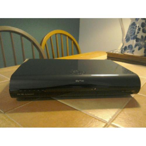 Sky + HD box 2tb
