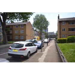 Fully furnished double room in shared accommodation for let in Poplar E14.