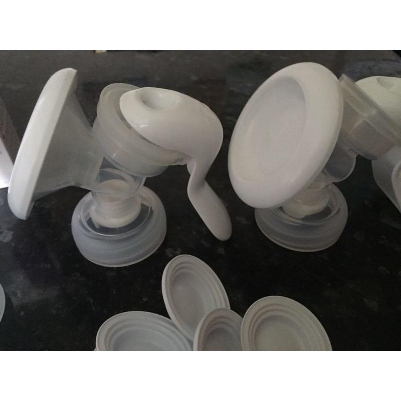 2 x avent manual breast pumps & accessories