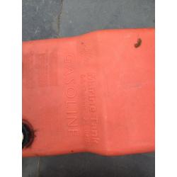 Outboard fuel tank