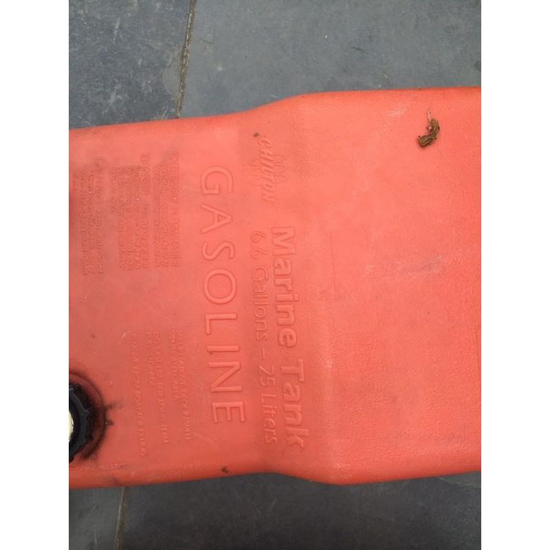 Outboard fuel tank
