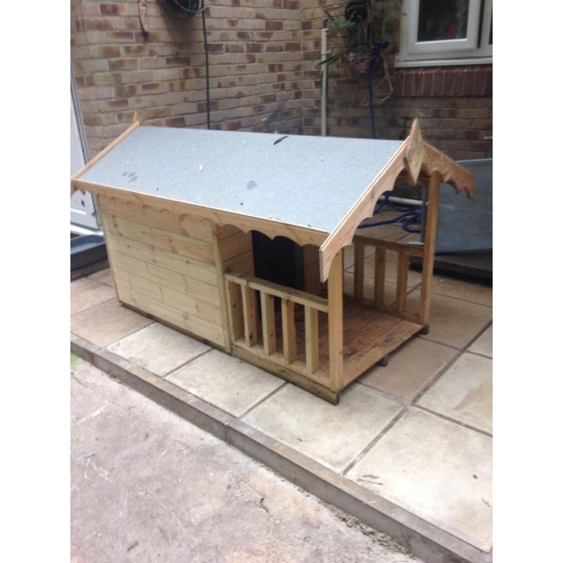 Handmade medium doghouse