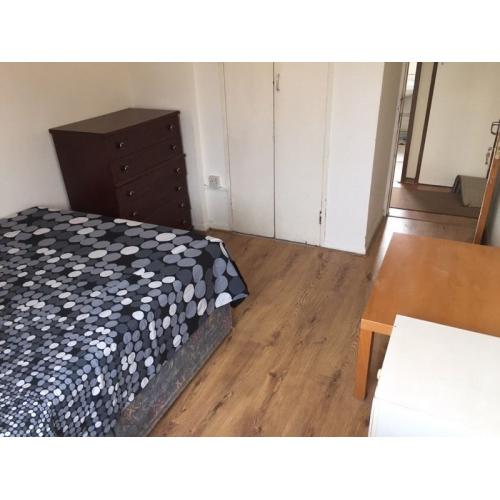 ??Super room in PUTNEY zone 2. Bills inc ??