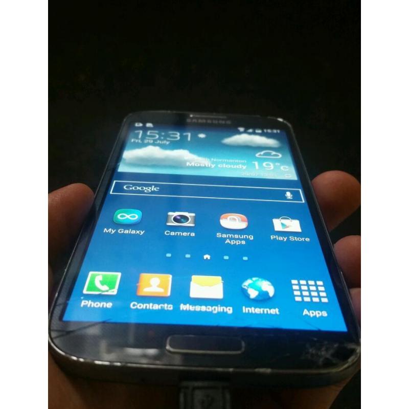 Samsung galaxy s4 (big one) cracked glass on bottom