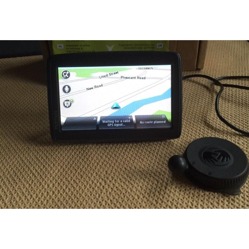 TomTom VIA 135 5" SatNav Uk and Northern Island.