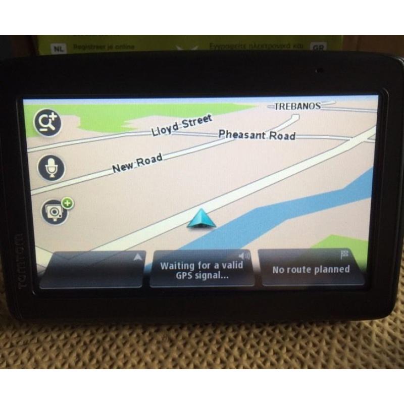 TomTom VIA 135 5" SatNav Uk and Northern Island.