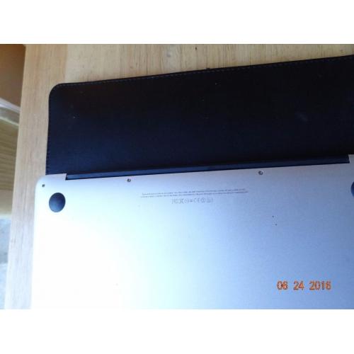 Macbook Air 11.6 Mid-2012 - Excellent condition/Free Accessories
