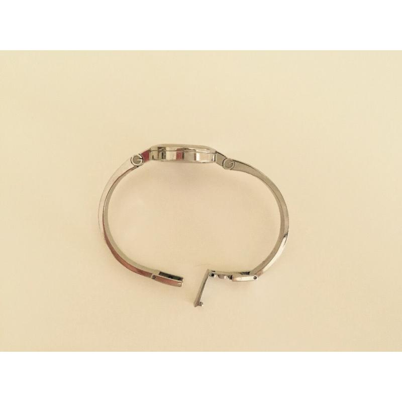 Ladies genuine Gucci watch with diamond