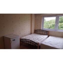 2 x DOUBLE ROOMS IN CANARY WHARF