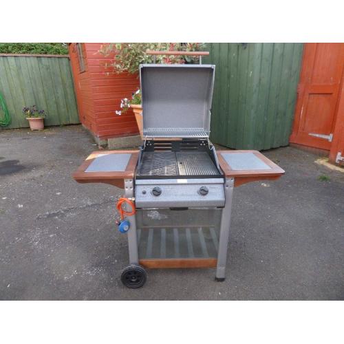 Newbury 2 Burner Hooded Gas Barbecue