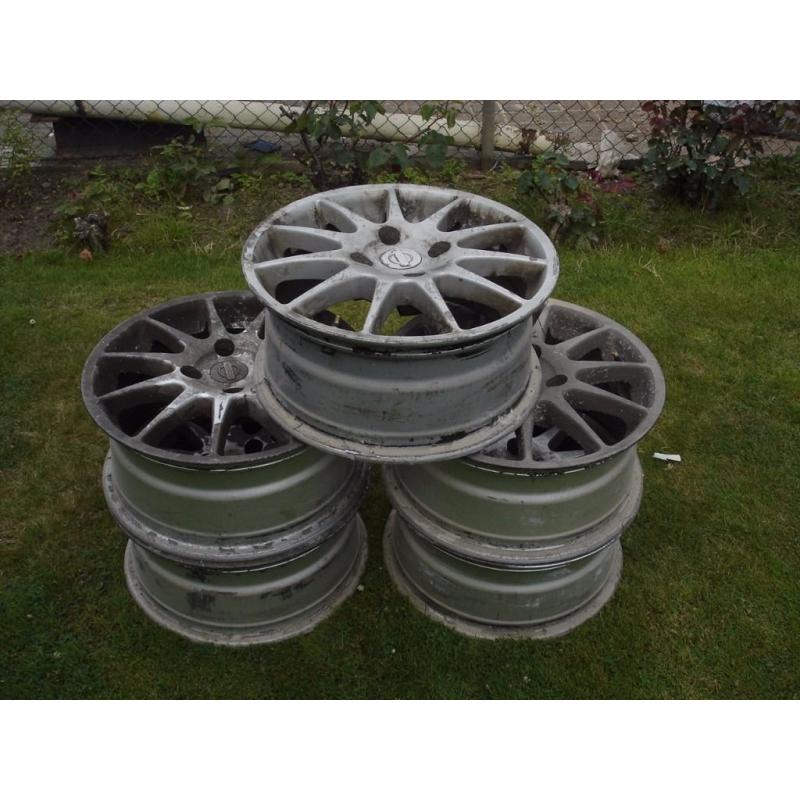 4x 4 Stud Enkei Alloys. Came off Nissan Primera GT le. Need Refurb