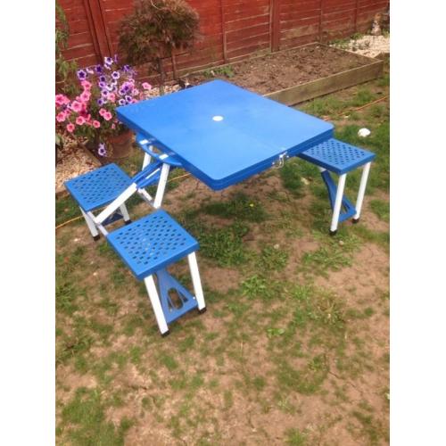Picnic table