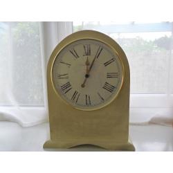 Cream Clock