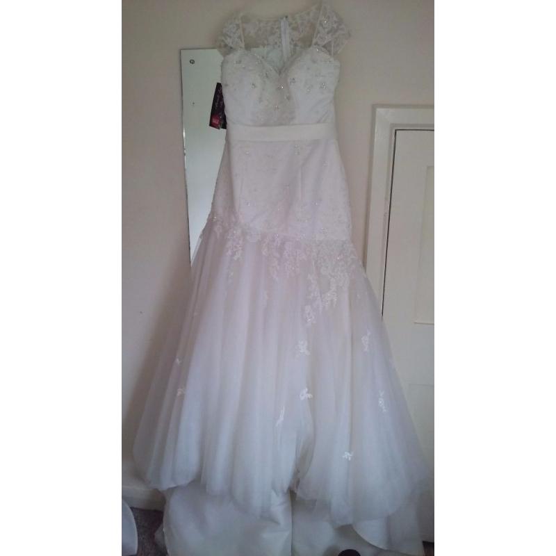 BNWT size 16 wedding dress