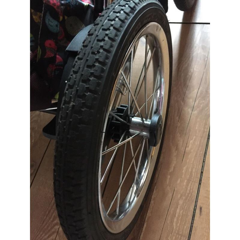 Behetto 3 in 1 pram basically brand new