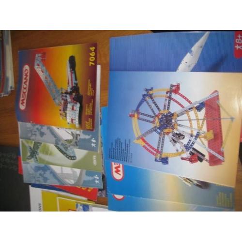 Meccano sets (31) in 4 boxes= 32 kgs in weight,manuals,meccano storage cases,lots of extras