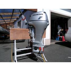 2009 HONDA 10HP 4 STROKE SHORT SHAFT BF100 OUTBOARD ENGINE + TANK AND FUEL LINE ** MINT **