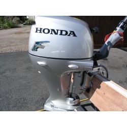 2009 HONDA 10HP 4 STROKE SHORT SHAFT BF100 OUTBOARD ENGINE + TANK AND FUEL LINE ** MINT **