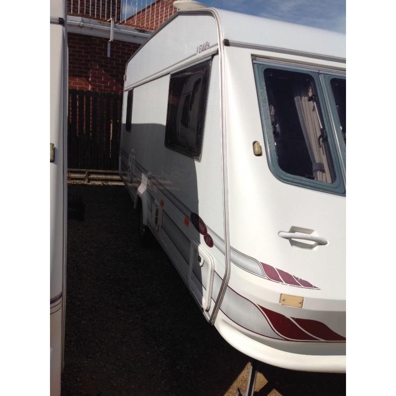Elddis Gt cyclone 1998 5 berth double dinet