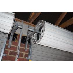 Garage roller shutter door