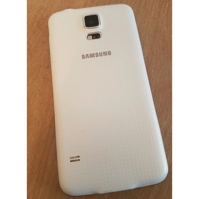 SAMSUNG GALAXY S5, WHITE, 16GB STORAGE, LOCKED TO O2 NETWORK, MINT CONDITION