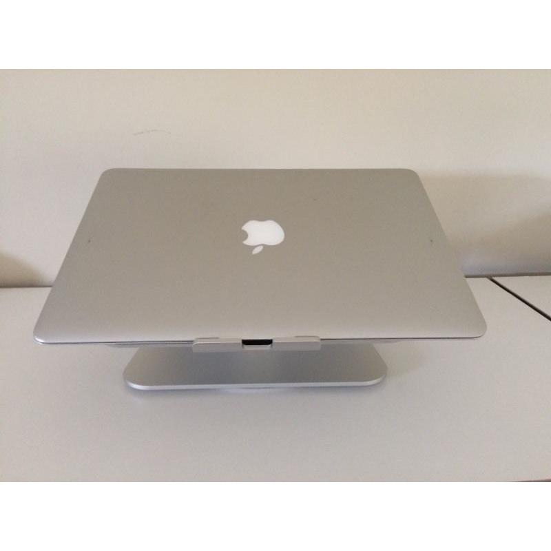 Ergonomic laptop stand