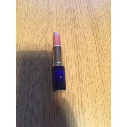 Estée Lauder pure colour long lasting lipstick in beige