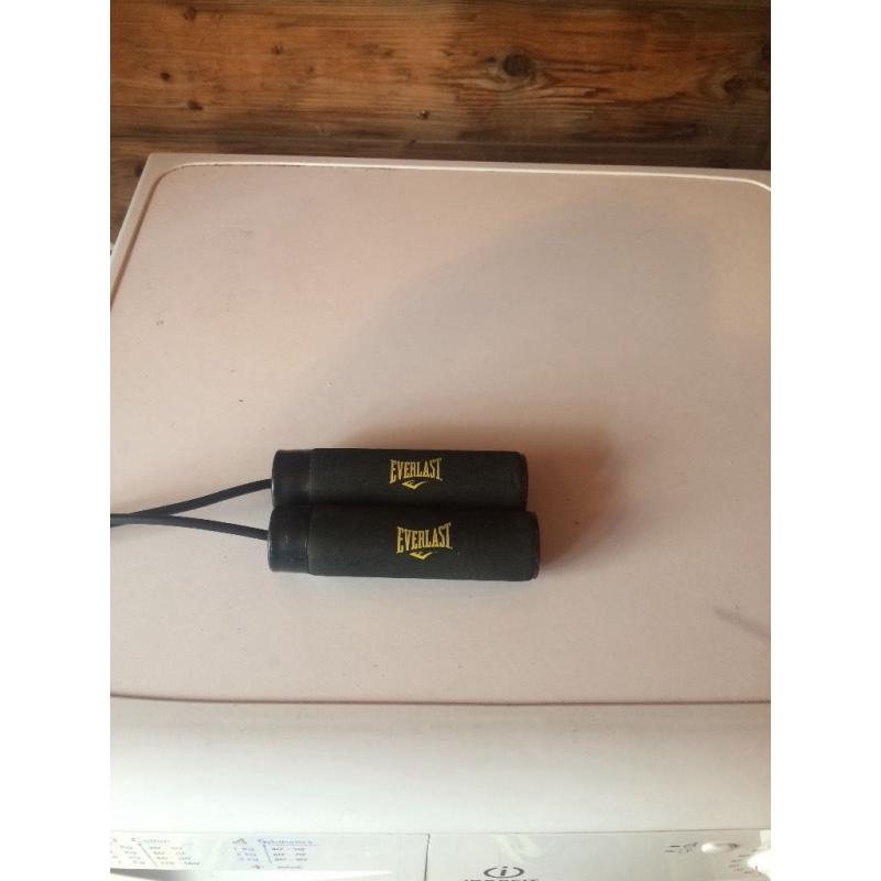 Weighted skipping rope
