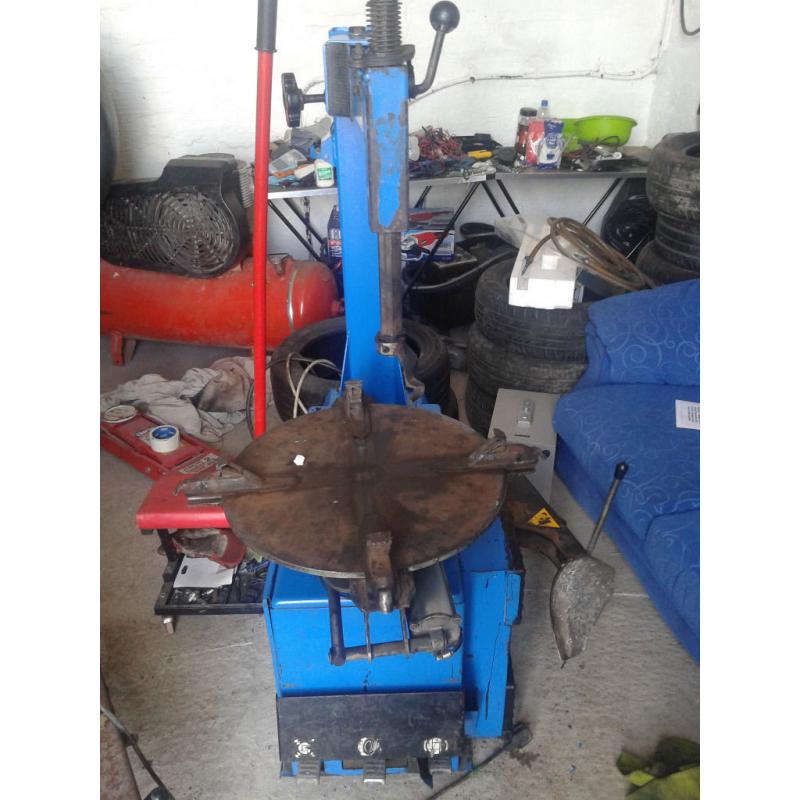 Tyre Changer, Tyre Machine, SNAP-ON = BOXER