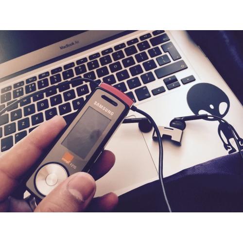 Samsung - F210 - UNLOCKED.