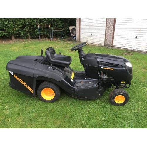 Mcculloch ride on mower like new 2015 model