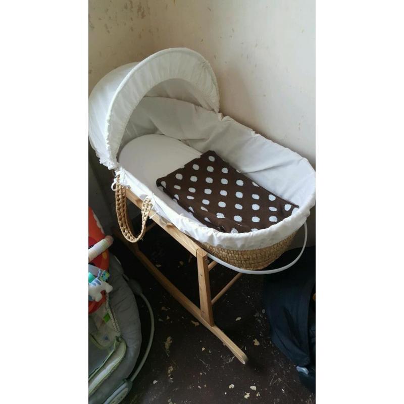 Unisex moses basket and rocking stand